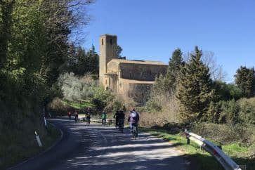 San Gimignano Easy bike tour | leisurely cycling towards the end | bikeinflorence.com