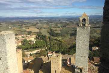 San Gimignano to Siena bike tour - view onto the village | bikeinflorence.com