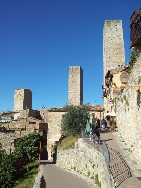 Panoramic view of San Gimignano, hilltop town in Tuscany :: Bike Florence & Tuscany
