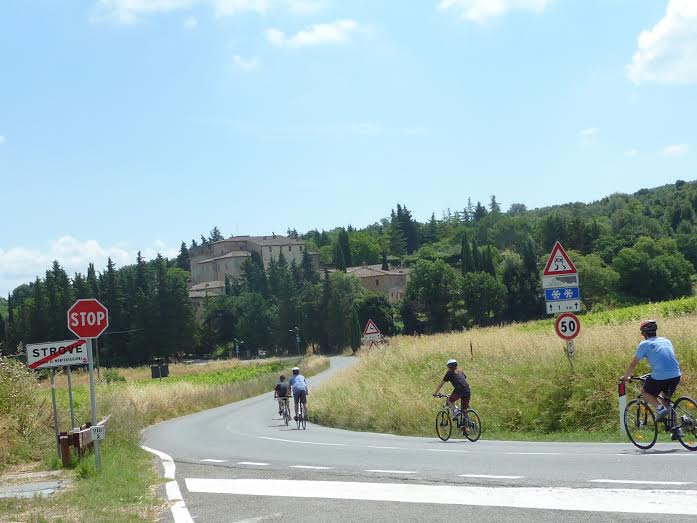 Monteriggioni hilltop town | bikeinflorence.com