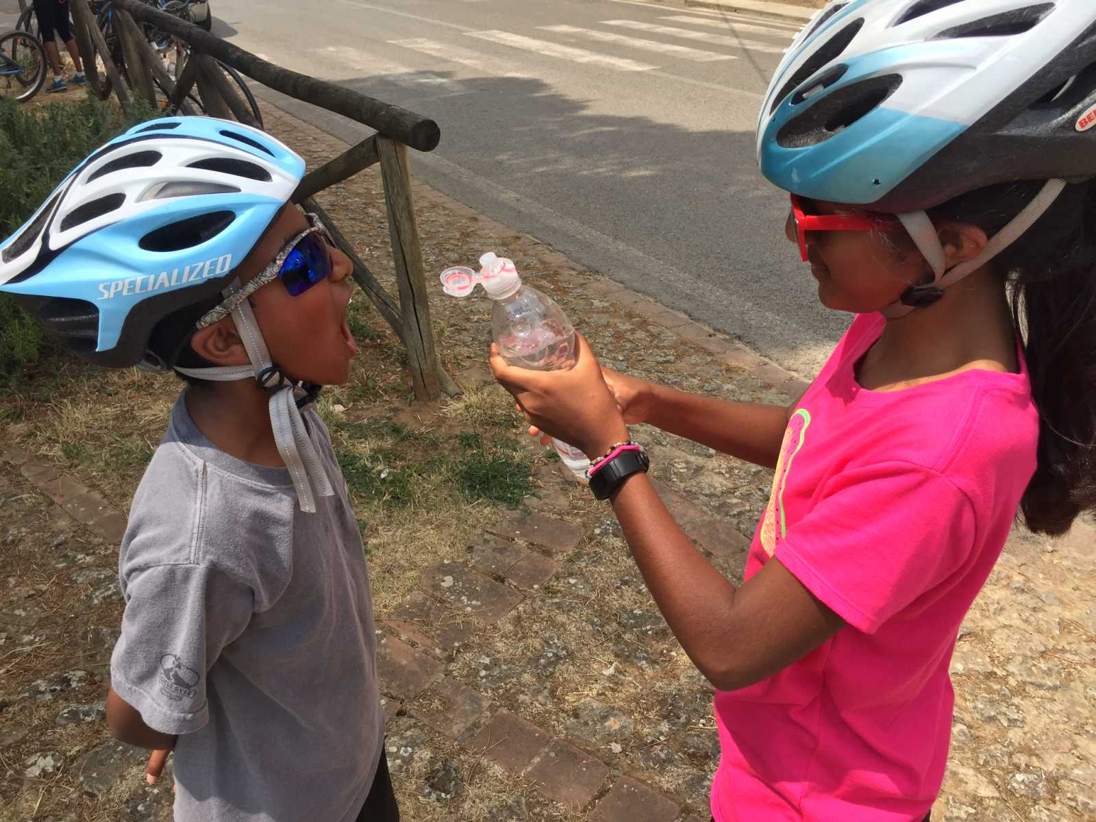 Family biking tours | kids playing together | bikeinflorence.com