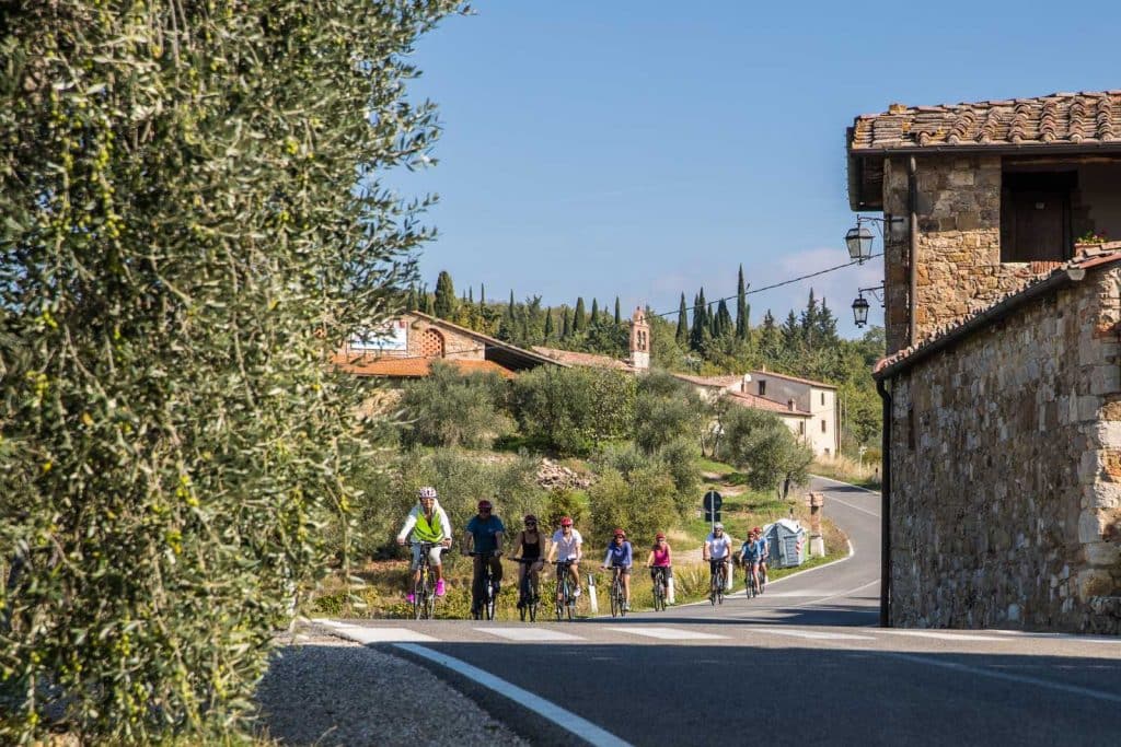 Family Biking Tour thru the vineyards | bikeinflorence.com